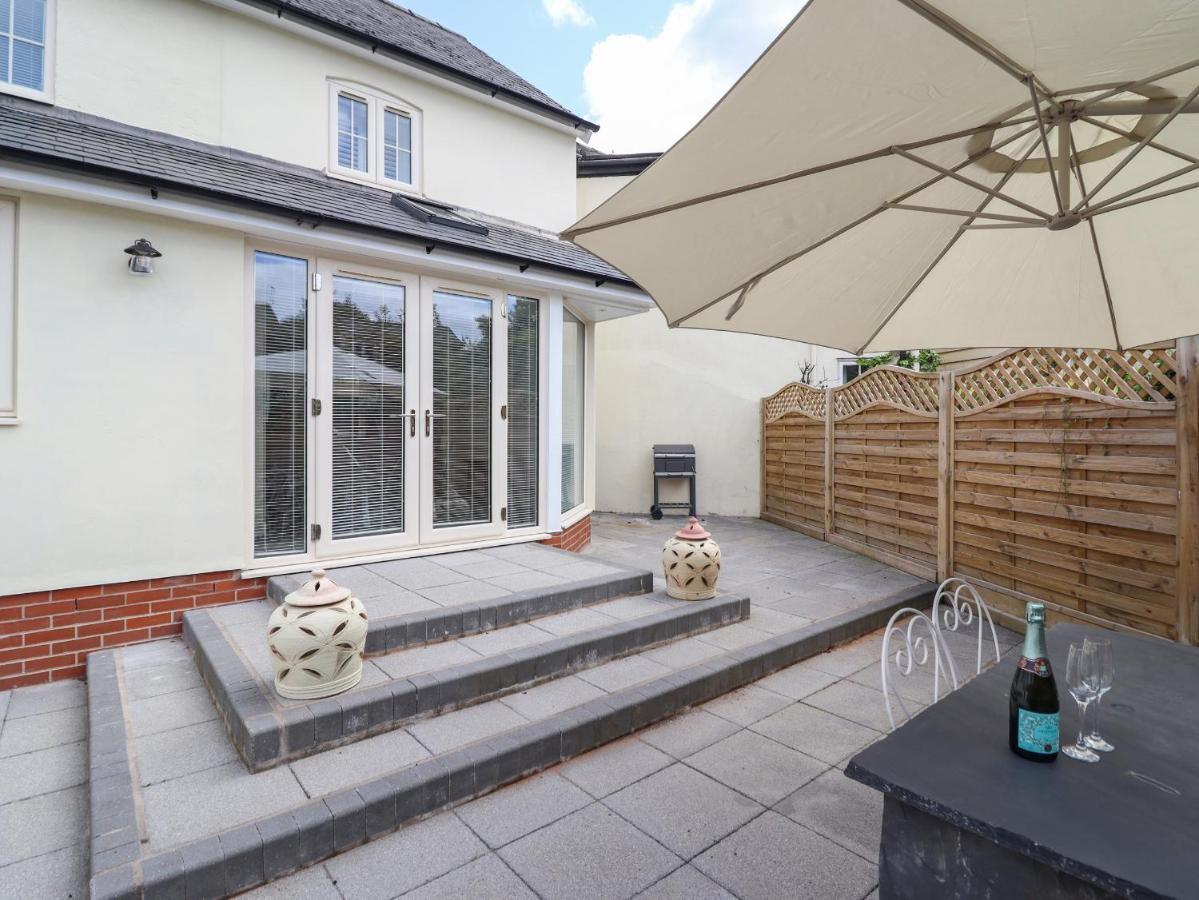 Villa Tan Y Ddol Welshpool Esterno foto